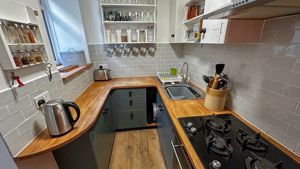 Kitchen- click for photo gallery